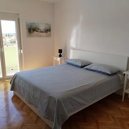 Apartma Zora