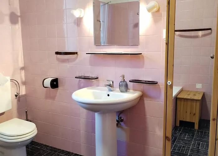 Apartma Zora * Pobegi